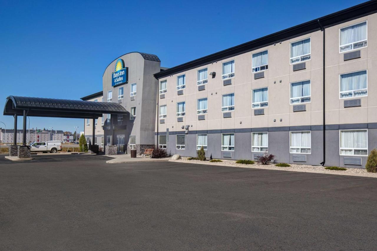 Days Inn & Suites By Wyndham Yorkton Exterior foto