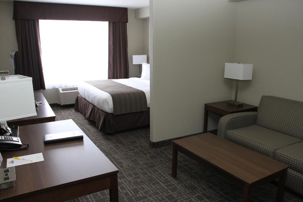Days Inn & Suites By Wyndham Yorkton Exterior foto