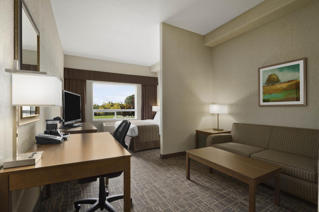 Days Inn & Suites By Wyndham Yorkton Exterior foto