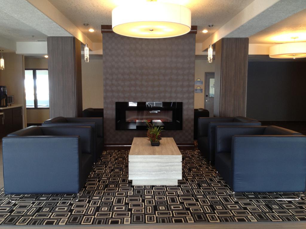 Days Inn & Suites By Wyndham Yorkton Exterior foto